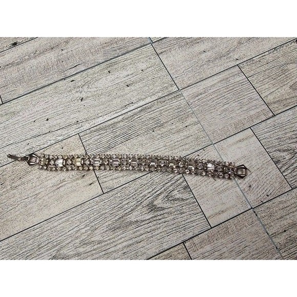 1950's-1960's Vintage Rhinestone Statement Bracelet 7"L - Picture 2 of 8